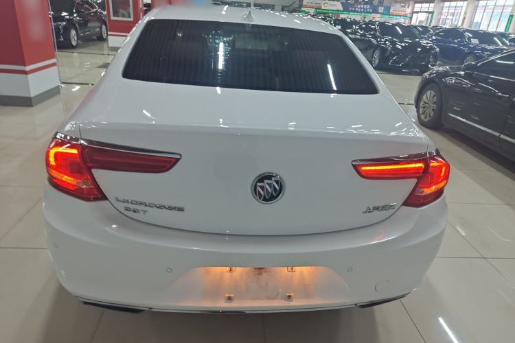 Used Buick LaCrosse 2018 28T Luxury Model Rear