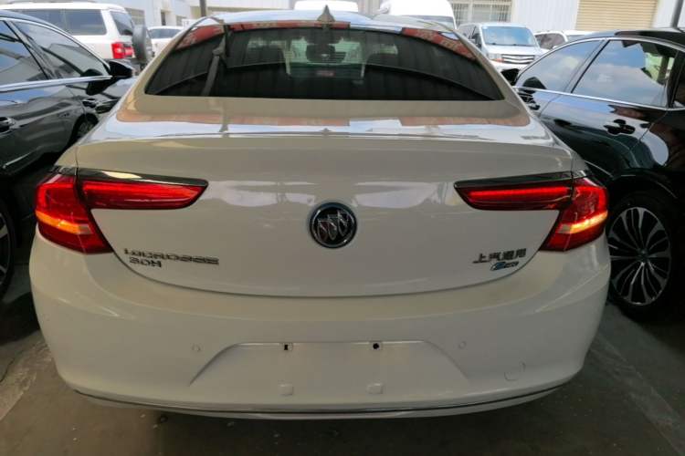 Used Buick LaCrosse 2018 30H Elite Edition Rear