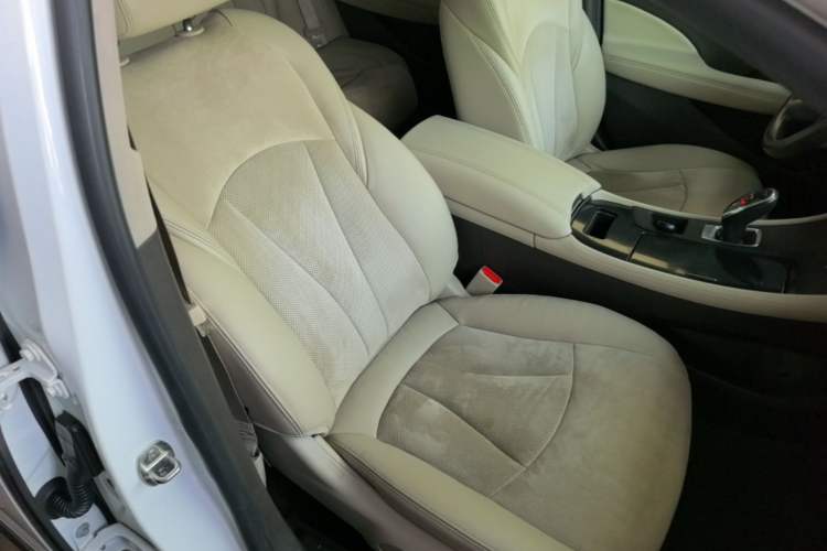 Used Buick LaCrosse 2018 30H Elite Edition Right Front Seat