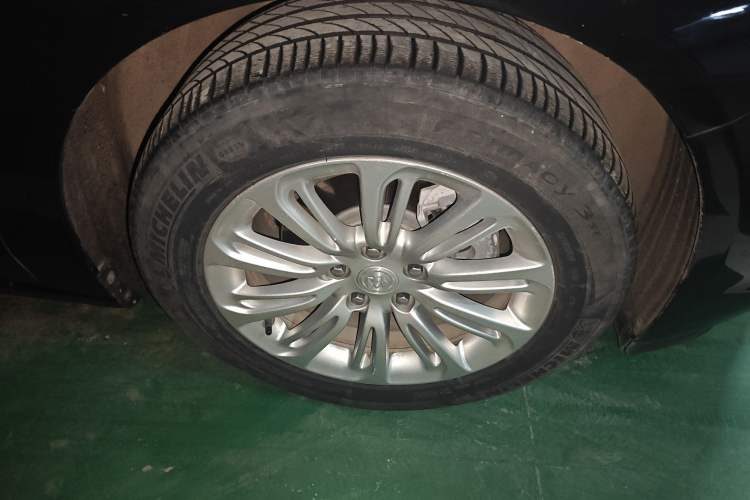 Used Buick LaCrosse 2018 30H Elite Edition Right Front Wheel Hub