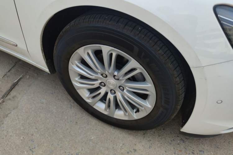 Used Buick LaCrosse 2018 20T Luxury Model Right Front Wheel Hub