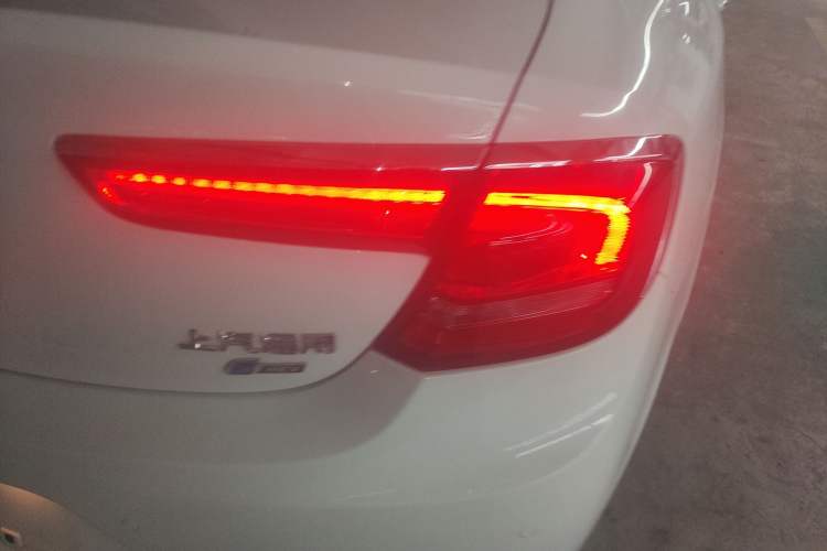 Used Buick LaCrosse 2018 30H Elite Edition Right Rear Taillight