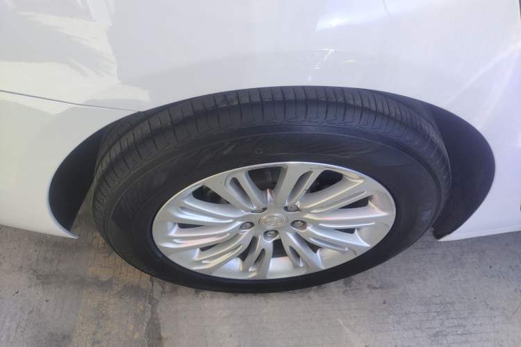 Used Buick LaCrosse 2018 20T Elite Edition Right Rear Wheel Hub