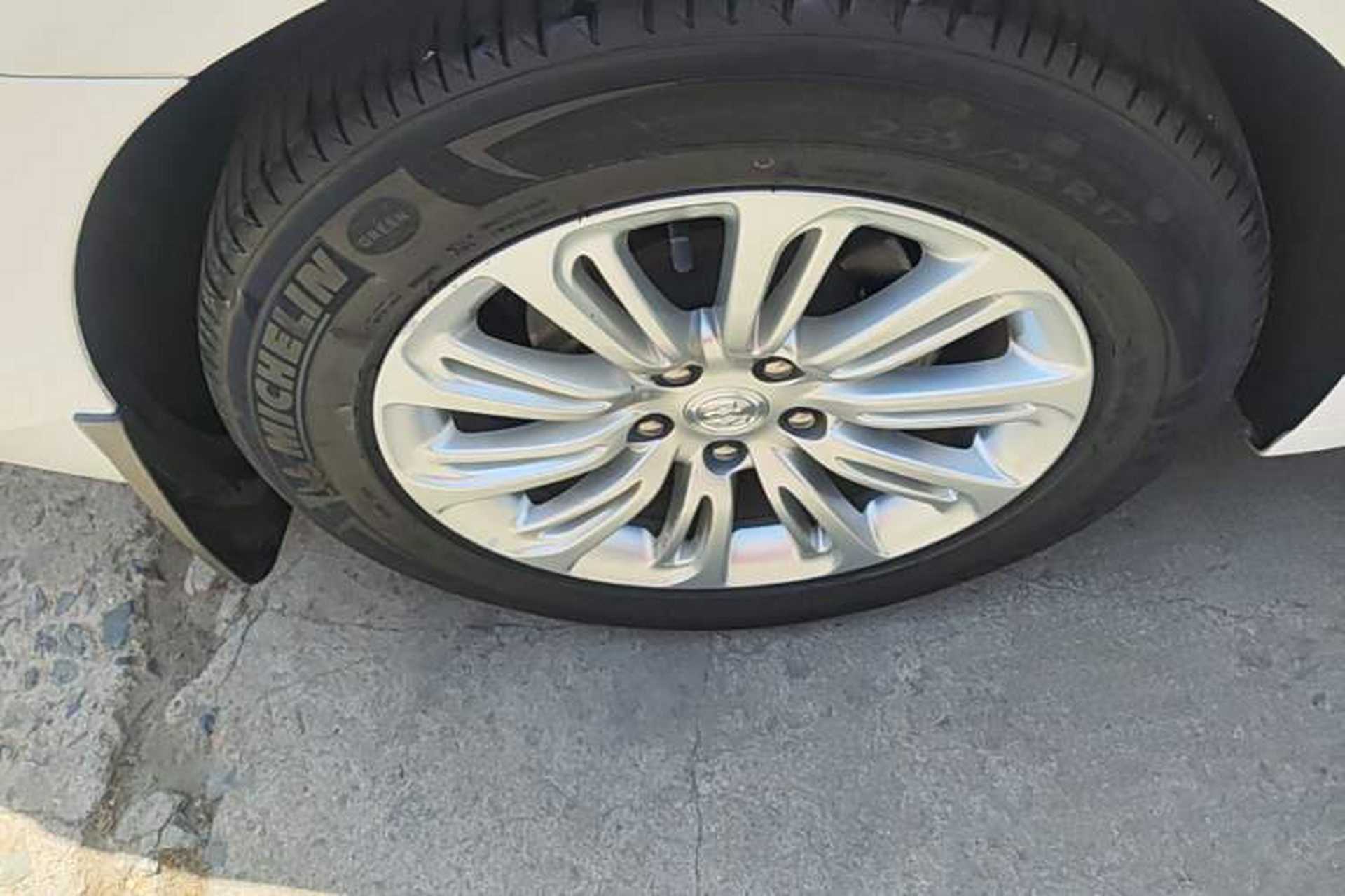 Used Buick LaCrosse 2018 20T Elite Edition Right Rear Wheel Hub