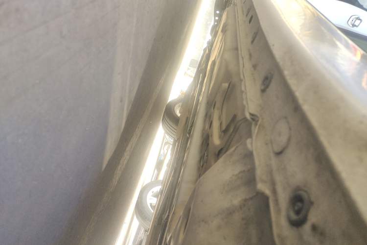 Used Buick LaCrosse 2018 20T Elite Edition Right Side Sill