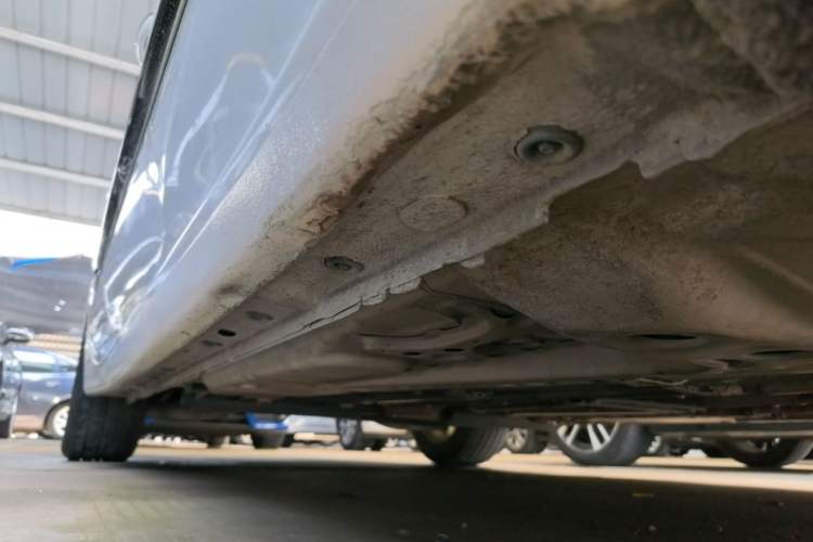 Used Buick LaCrosse 2018 30H Elite Edition Right Side Sill