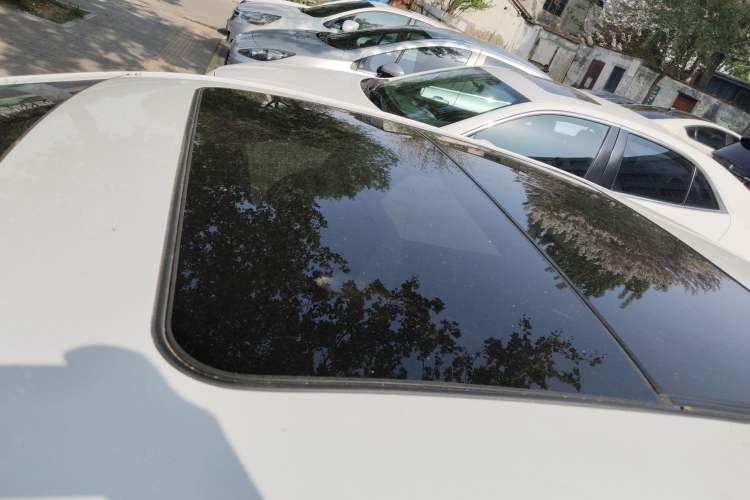 Used Buick LaCrosse 2018 20T Luxury Model Roof