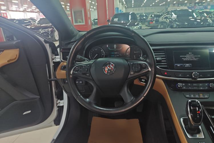 Used Buick LaCrosse 2018 28T Luxury Model Steering Wheel