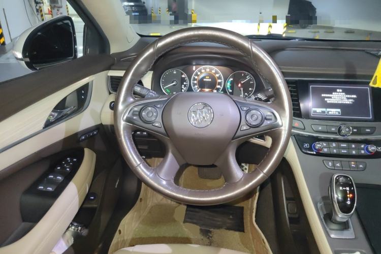 Used Buick LaCrosse 2018 30H Luxury Edition Steering Wheel