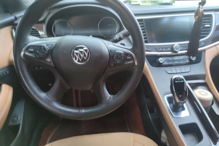 Used Buick LaCrosse 2018 20T Luxury Model Steering Wheel