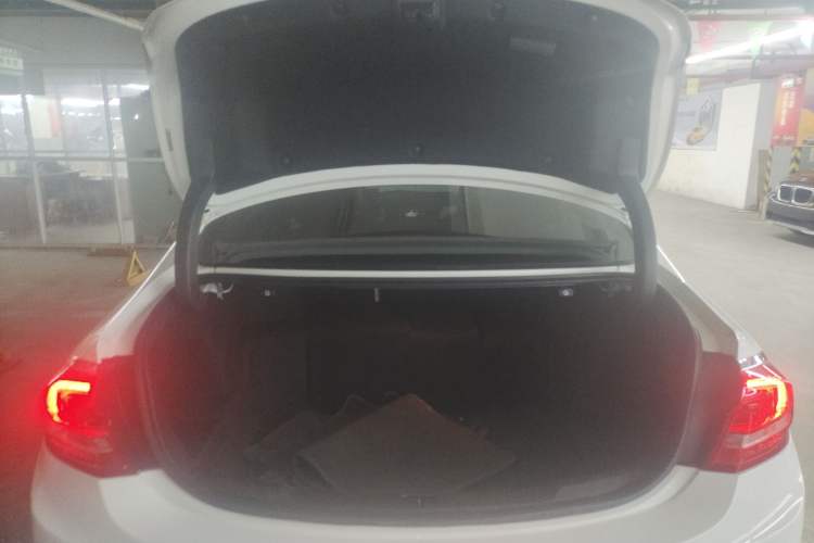 Used Buick LaCrosse 2018 30H Elite Edition Trunk