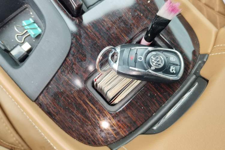 Used Buick LaCrosse 2018 28T Elite Edition Vehicle Key