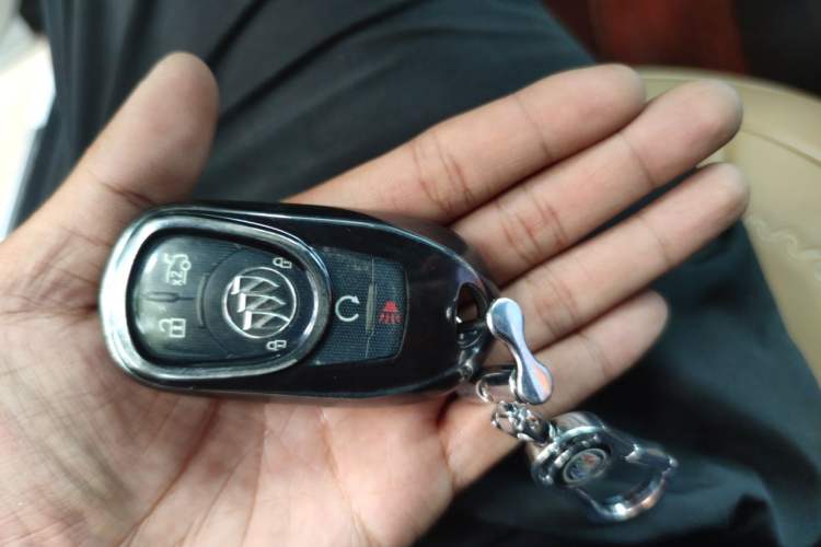 Used Buick LaCrosse 2018 20T Luxury Model Vehicle Key