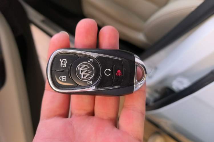 Used Buick LaCrosse 2018 30H Elite Edition Vehicle Key