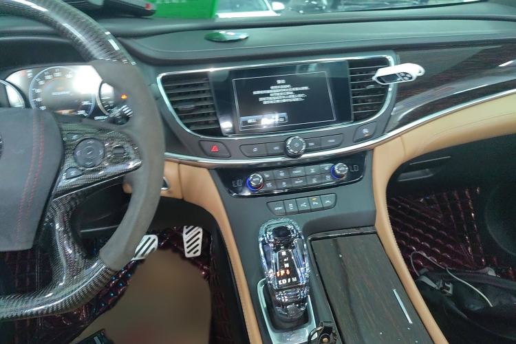 Used Buick LaCrosse 2018 28T Luxury Model Audio And AC Panel
