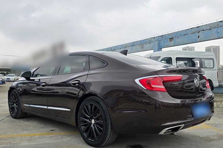 Used Buick LaCrosse 2018 28T Luxury Model Exterior 2