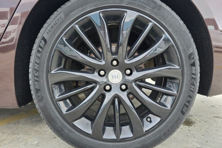 Used Buick LaCrosse 2018 28T Luxury Model Exterior 3