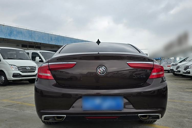 Used Buick LaCrosse 2018 28T Luxury Model Exterior 8