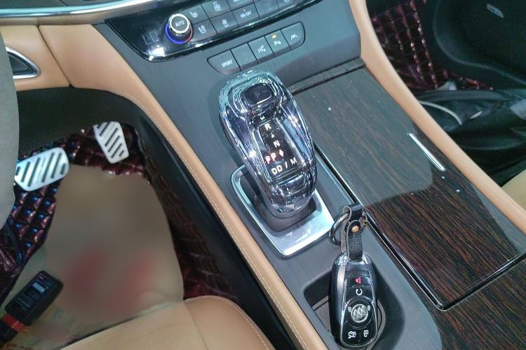 Used Buick LaCrosse 2018 28T Luxury Model Gear Lever