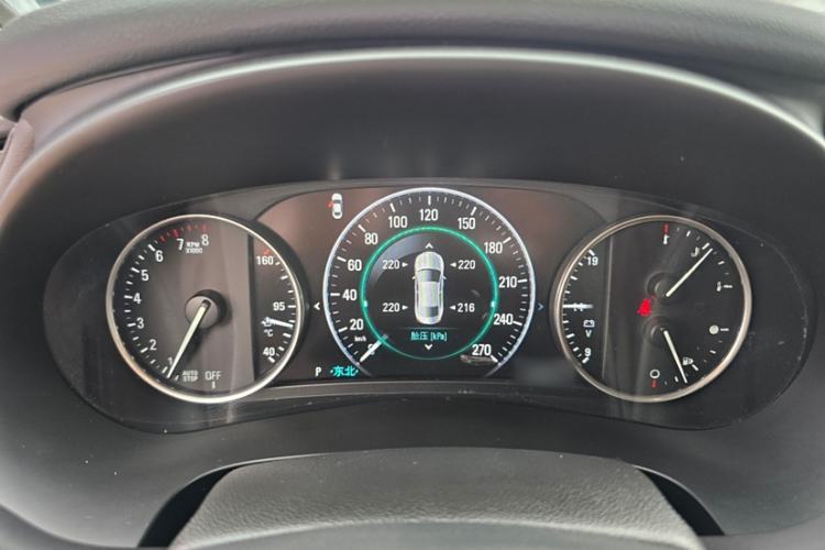 Used Buick LaCrosse 2018 28T Luxury Model Interior 2