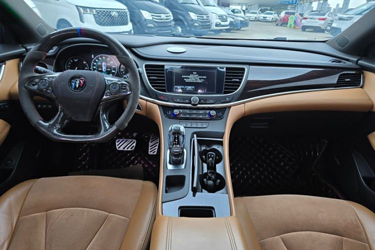 Used Buick LaCrosse 2018 28T Luxury Model Interior 6