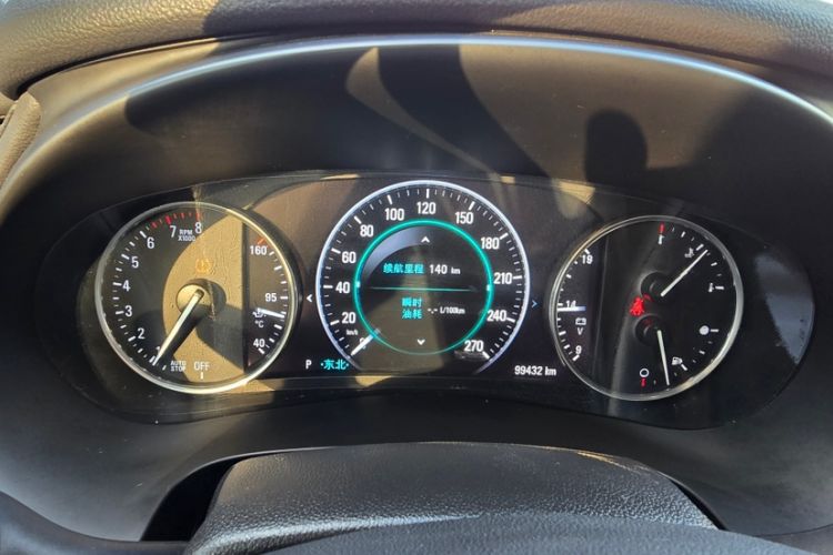 Used Buick LaCrosse 2018 28T Luxury Model Odometer Close Up
