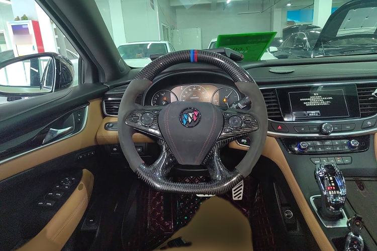 Used Buick LaCrosse 2018 28T Luxury Model Steering Wheel