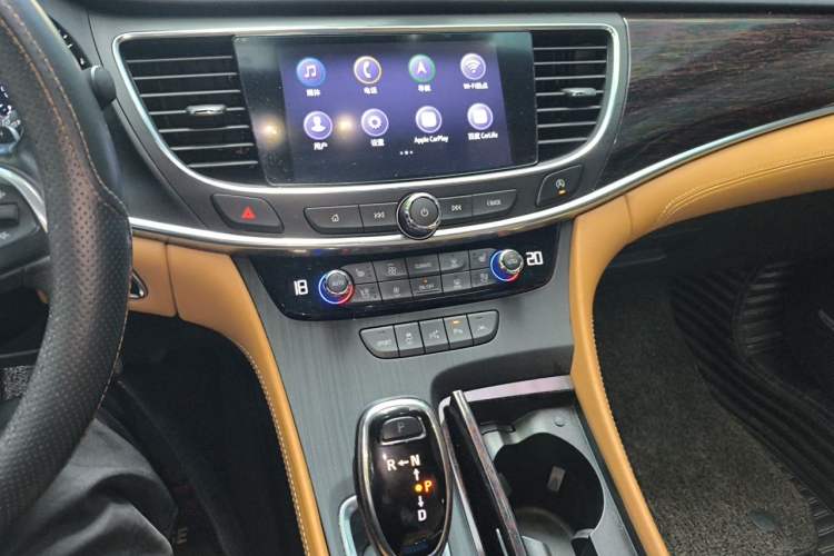 Used Buick LaCrosse 2019 28T Prestige Model Audio And AC Panel