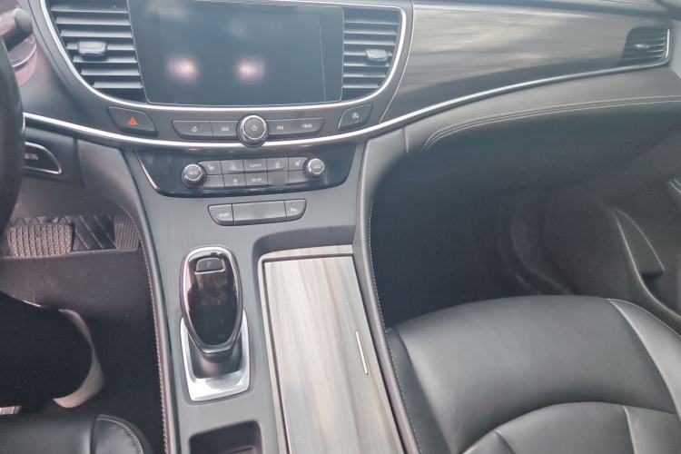 Used Buick LaCrosse 2019 28T Luxury Version Audio And AC Panel