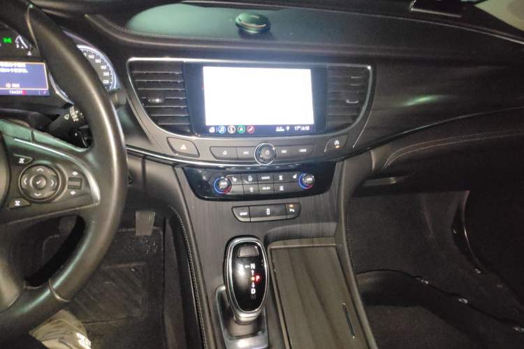 Used Buick LaCrosse 2019 28T Luxury Version Audio And AC Panel