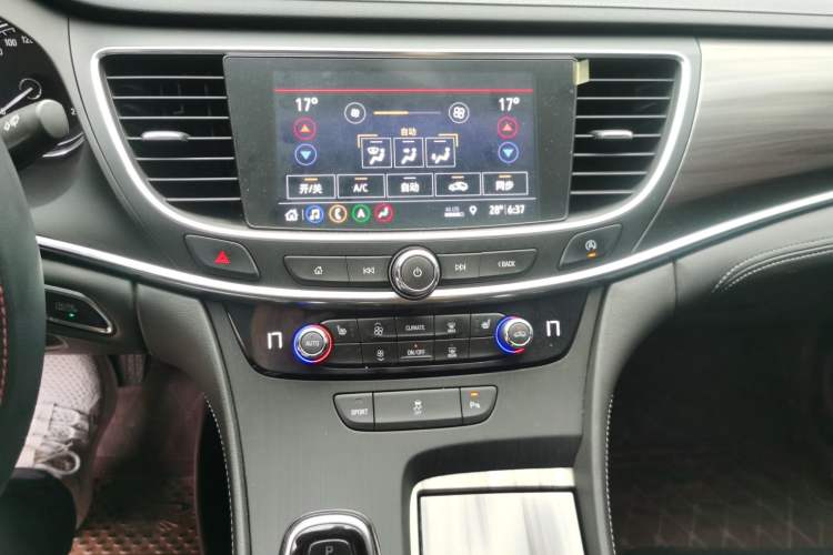 Used Buick LaCrosse 2019 28T Luxury Version Audio And AC Panel