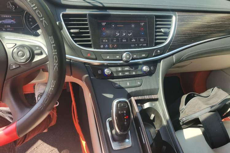 Used Buick LaCrosse 2019 28T Elite Edition Audio And AC Panel