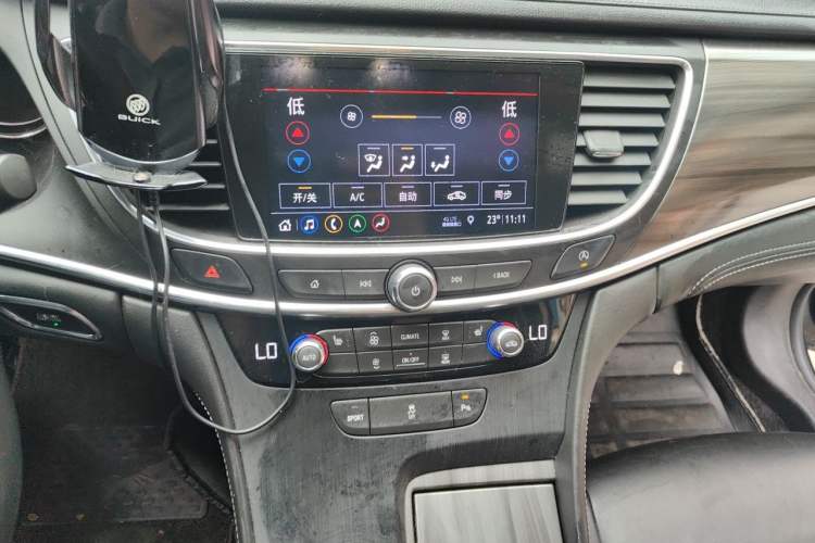 Used Buick LaCrosse 2019 28T Luxury Version Audio And AC Panel