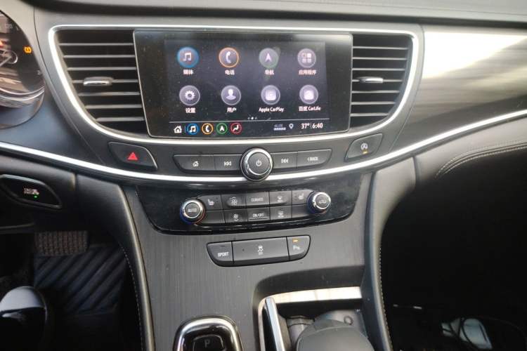 Used Buick LaCrosse 2019 28T Luxury Version Audio And AC Panel