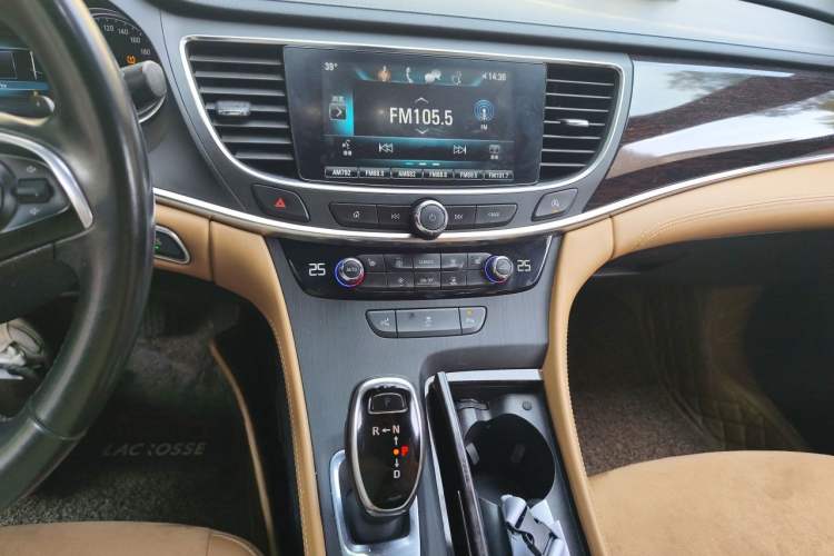 Used Buick LaCrosse 2019 28T Elite Edition Audio And AC Panel