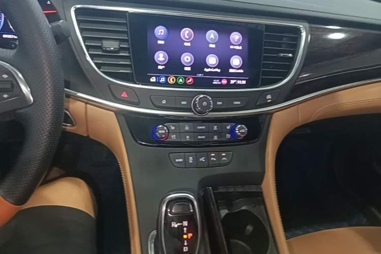 Used Buick LaCrosse 2019 28T Prestige Model Audio And AC Panel