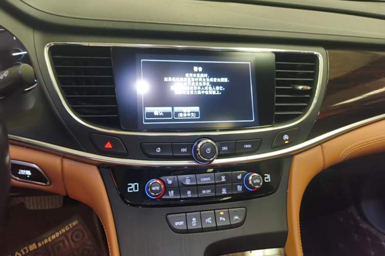 Used Buick LaCrosse 2019 28T Luxury Version Audio And AC Panel