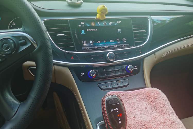 Used Buick LaCrosse 2019 28T Prestige Model Audio And AC Panel