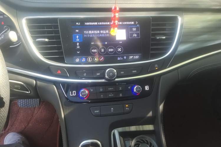 Used Buick LaCrosse 2019 28T Luxury Version Audio And AC Panel