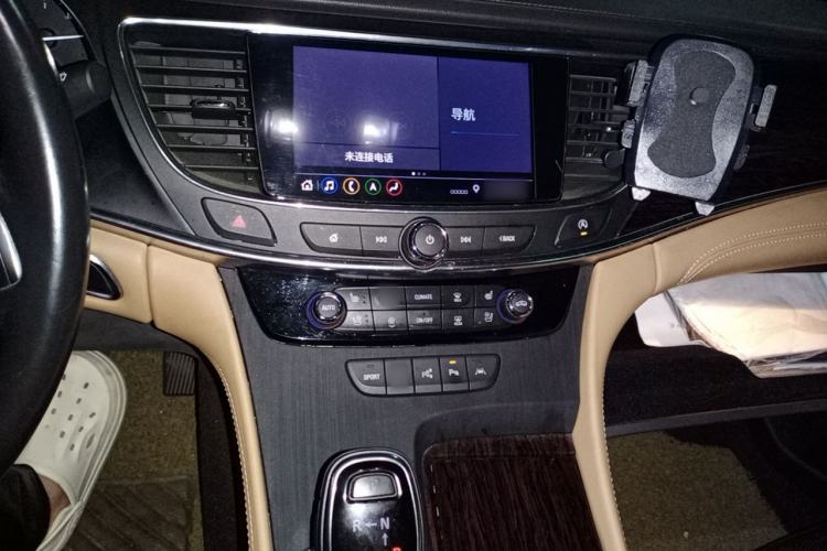 Used Buick LaCrosse 2019 28T Prestige Model Audio And AC Panel