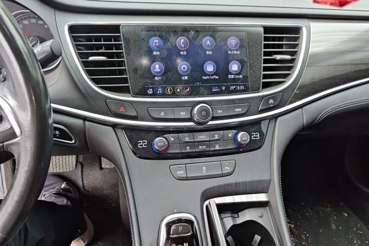 Used Buick LaCrosse 2019 28T Luxury Version Audio And AC Panel
