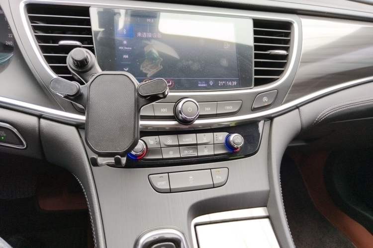 Used Buick LaCrosse 2019 28T Luxury Version Audio And AC Panel
