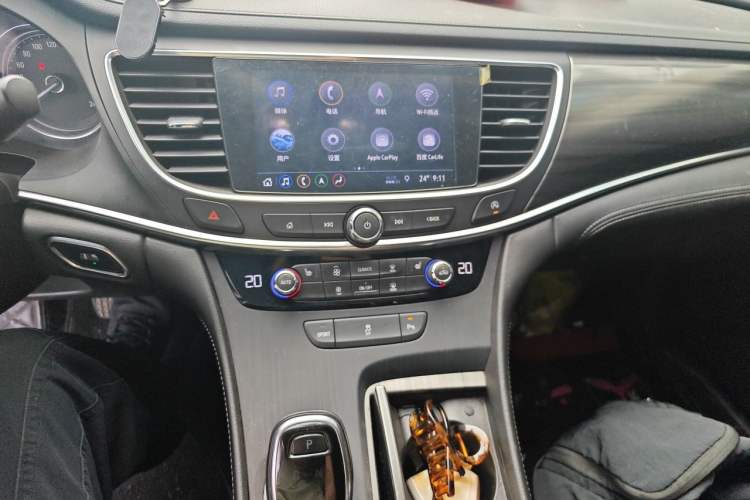 Used Buick LaCrosse 2019 28T Luxury Version Audio And AC Panel