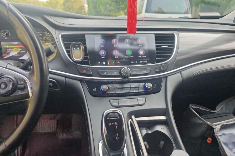 Used Buick LaCrosse 2019 28T Luxury Version Audio And AC Panel