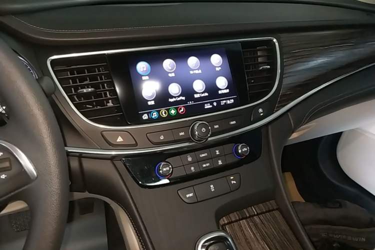Used Buick LaCrosse 2019 28T Elite Edition Audio And AC Panel