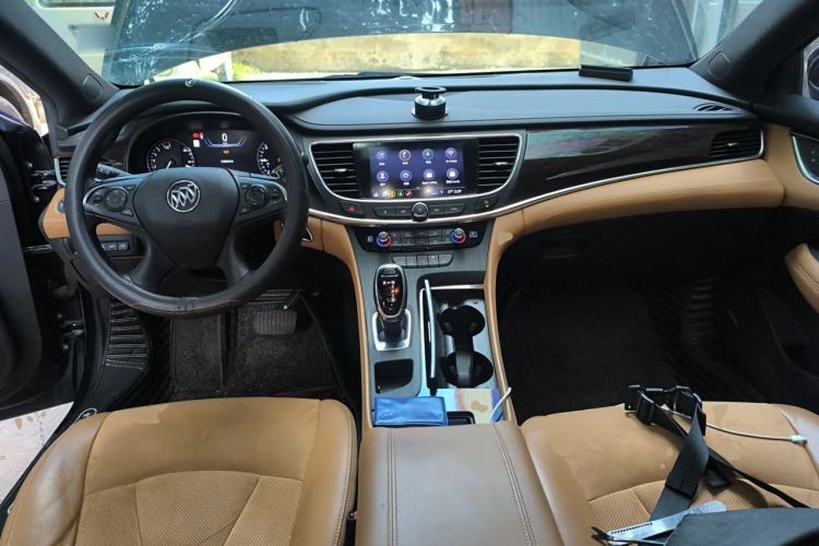 Used Buick LaCrosse 2019 28T Prestige Model Center Console
