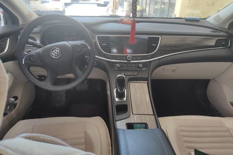 Used Buick LaCrosse 2019 28T Elite Edition Center Console