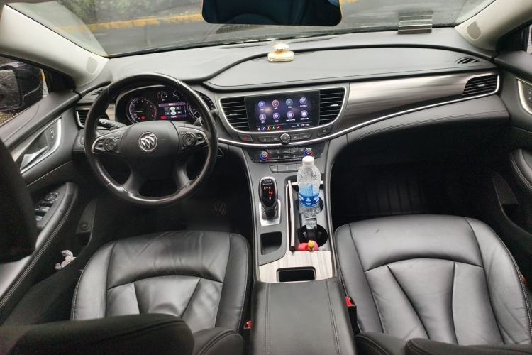 Used Buick LaCrosse 2019 28T Luxury Version Center Console
