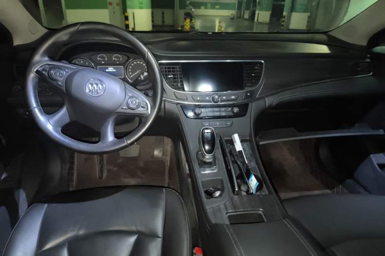 Used Buick LaCrosse 2019 28T Luxury Version Center Console