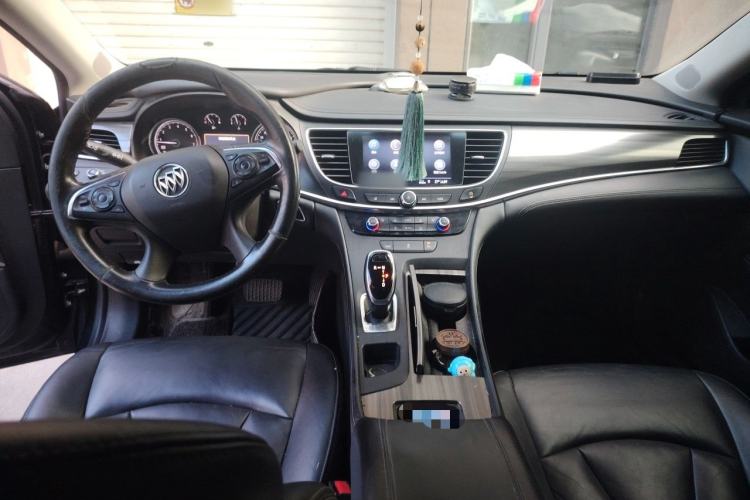 Used Buick LaCrosse 2019 28T Luxury Version Center Console